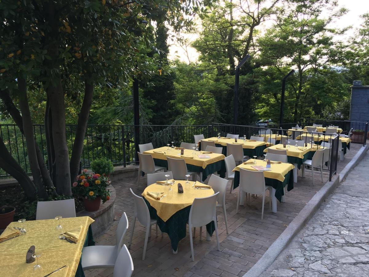 Villa Agriturismo Le Francesche à Nocera Umbra Extérieur photo